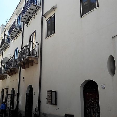 팔레르모 Little House Inside Capo'S Market 아파트 외부 사진